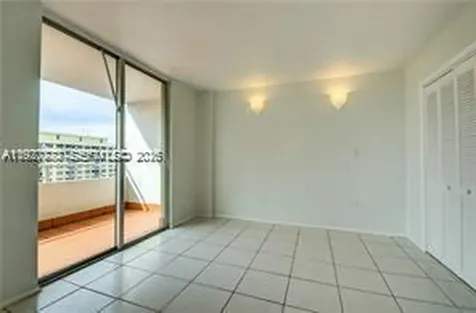5555 Collins Avenue Miami Beach FL 33140