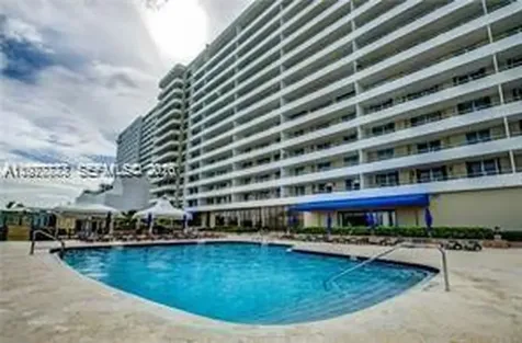 5555 Collins Avenue Miami Beach FL 33140