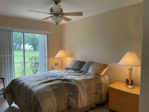 145 Newport J Deerfield Beach FL 33442
