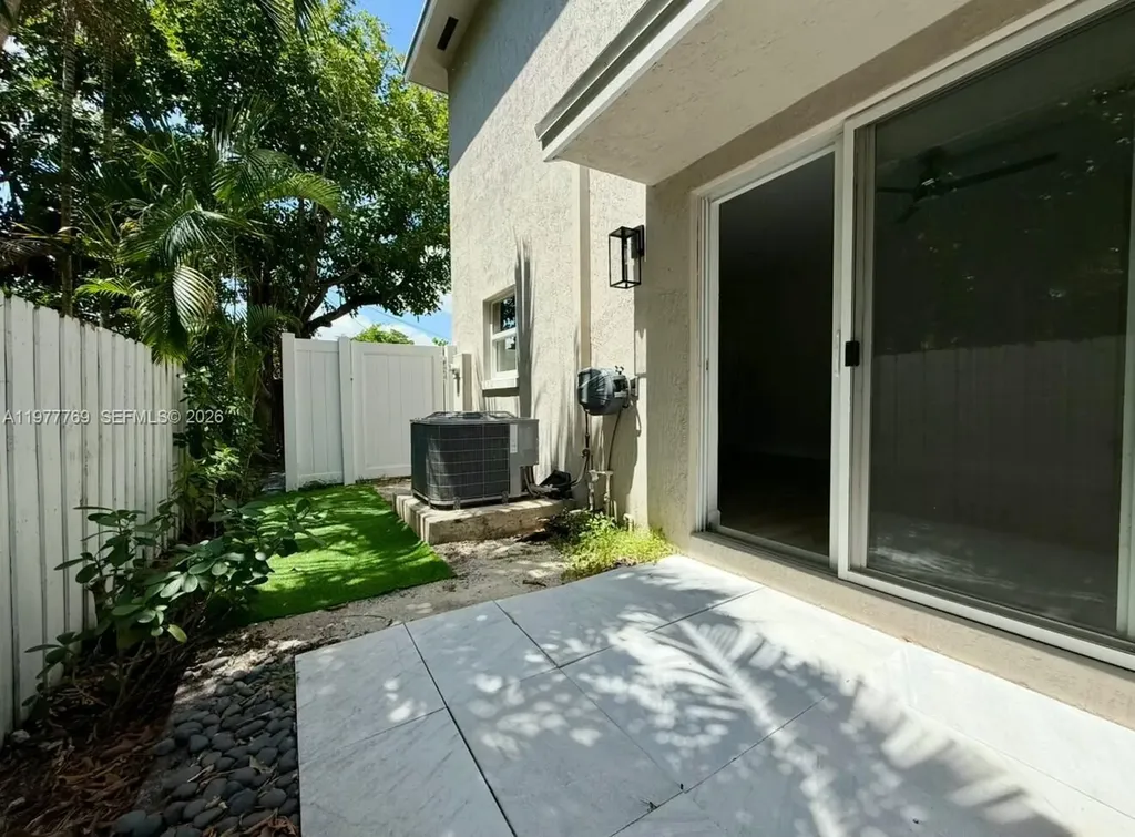 1035 NW 2nd Avenue Fort Lauderdale FL 33311