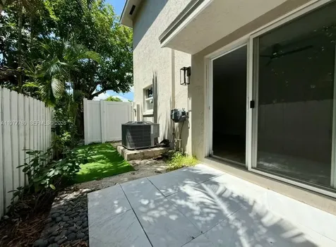 1035 NW 2nd Avenue Fort Lauderdale FL 33311