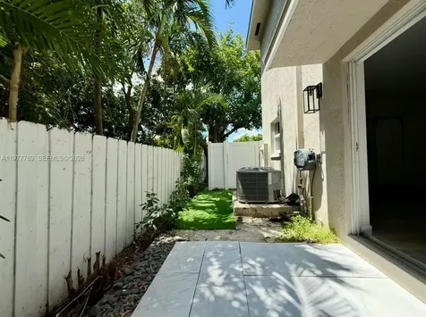 1035 NW 2nd Avenue Fort Lauderdale FL 33311