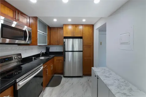 3731 N Country Club Drive Aventura FL 33180
