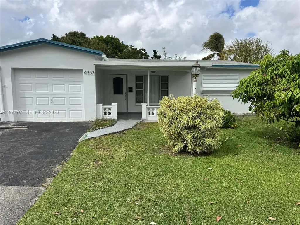 4933 NW 42nd Street Lauderdale Lakes FL 33319