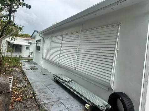 4933 NW 42nd Street Lauderdale Lakes FL 33319