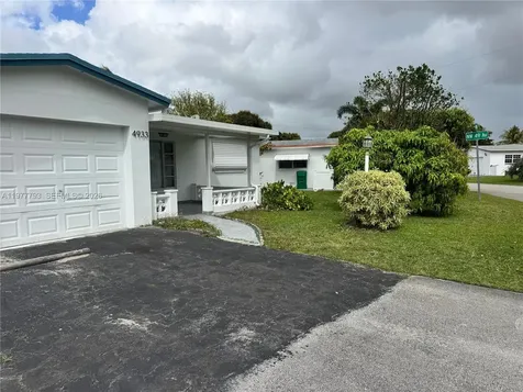 4933 NW 42nd Street Lauderdale Lakes FL 33319