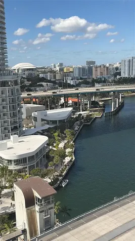 185 SW 7th Street Miami FL 33130