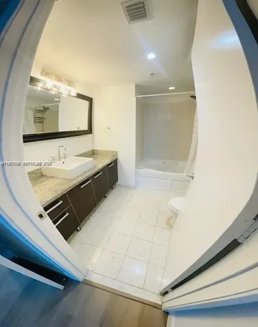 185 SW 7th Street Miami FL 33130