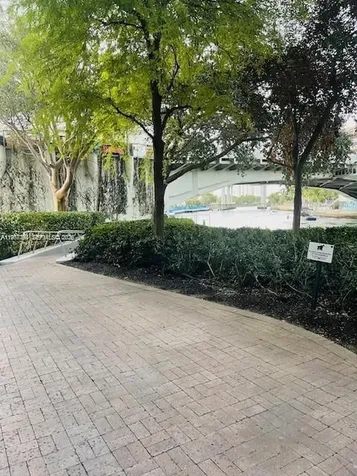 185 SW 7th Street Miami FL 33130