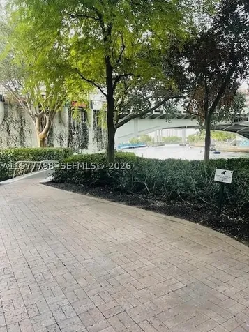 185 SW 7th Street Miami FL 33130