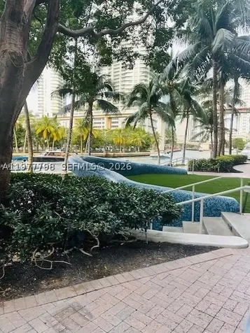 185 SW 7th Street Miami FL 33130