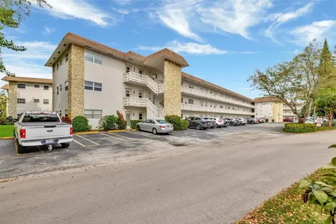 5003 NW 35th Street Lauderdale Lakes FL 33319