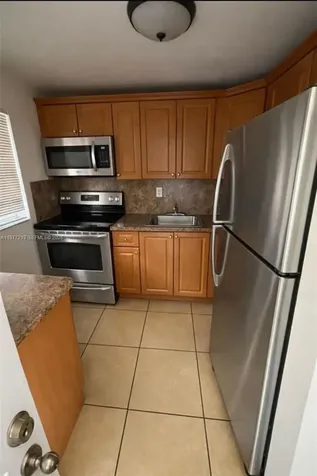 1735 W 60th Street Hialeah FL 33012