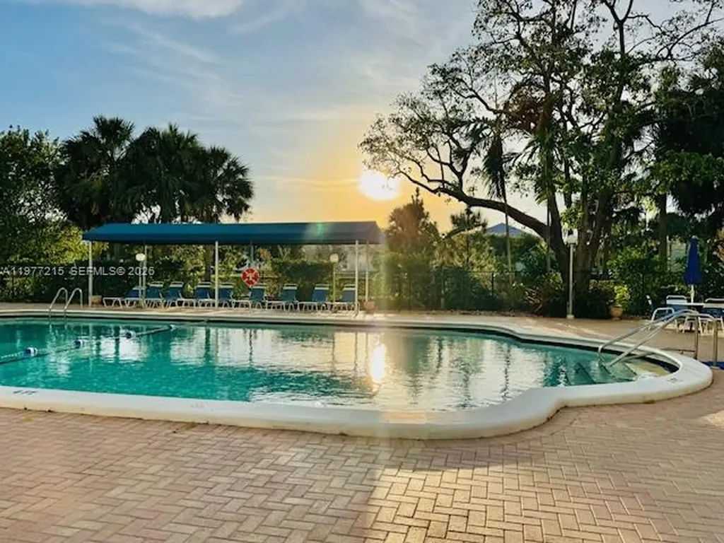 4001 Hillcrest Drive Hollywood FL 33021