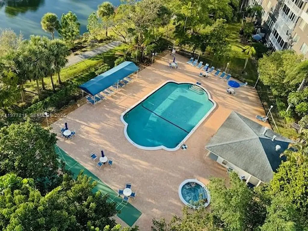 4001 Hillcrest Drive Hollywood FL 33021