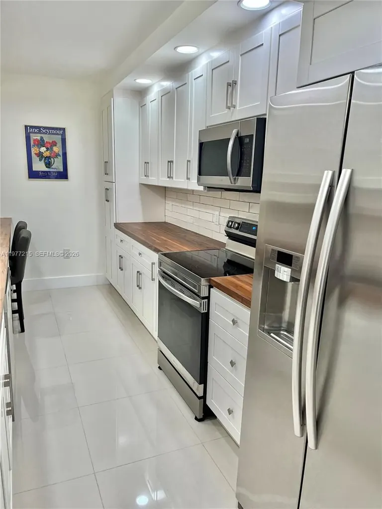 4001 Hillcrest Drive Hollywood FL 33021