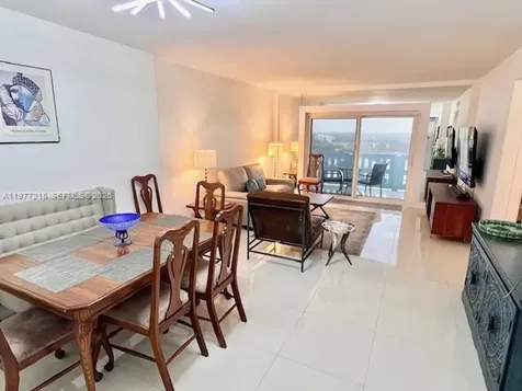 4001 Hillcrest Drive Hollywood FL 33021