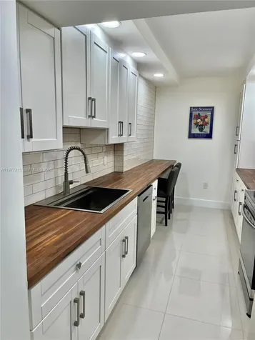 4001 Hillcrest Drive Hollywood FL 33021