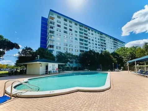 4001 Hillcrest Drive Hollywood FL 33021