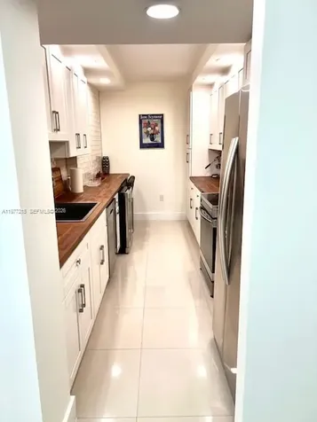 4001 Hillcrest Drive Hollywood FL 33021