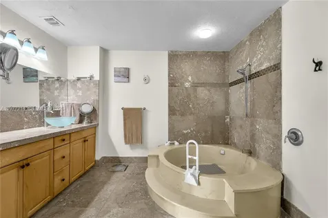 6639 SW 116th Place Miami FL 33173
