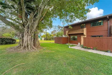 6639 SW 116th Place Miami FL 33173