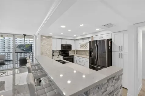 2655 Collins Avenue Miami Beach FL 33140