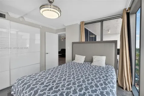 2655 Collins Avenue Miami Beach FL 33140
