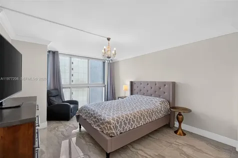 2655 Collins Avenue Miami Beach FL 33140