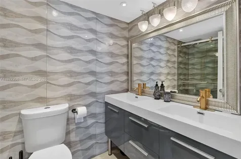 2655 Collins Avenue Miami Beach FL 33140