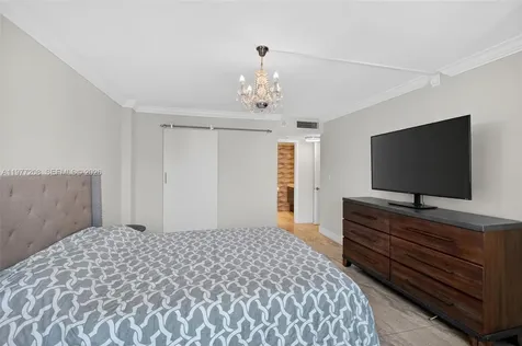 2655 Collins Avenue Miami Beach FL 33140