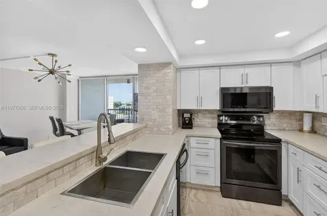 2655 Collins Avenue Miami Beach FL 33140