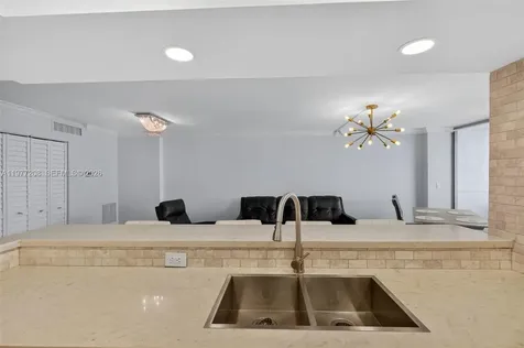 2655 Collins Avenue Miami Beach FL 33140
