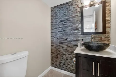 2655 Collins Avenue Miami Beach FL 33140
