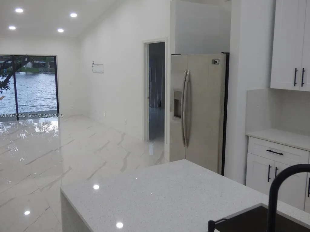 5643 Park Road Dania Beach FL 33312