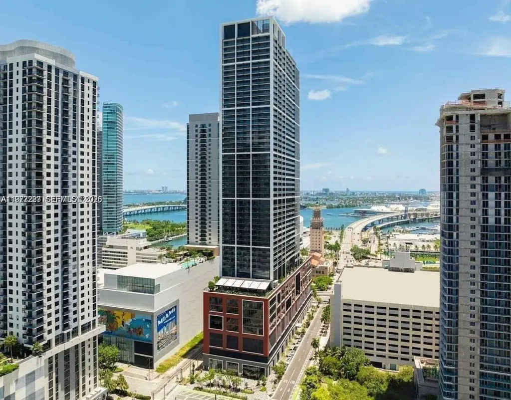 159 NE 6th Street Miami FL 33132