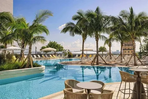 159 NE 6th Street Miami FL 33132