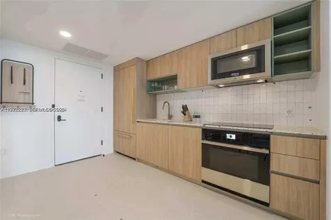 159 NE 6th Street Miami FL 33132