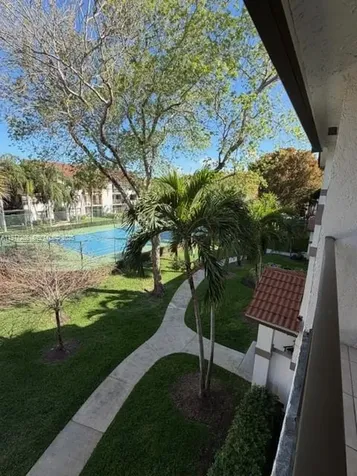 550 S Park Road Hollywood FL 33021