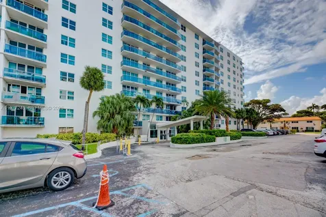 7501 E Treasure Drive North Bay Village FL 33141