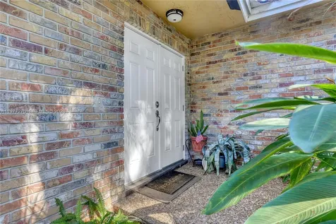 1048 NW 110th Lane Coral Springs FL 33071