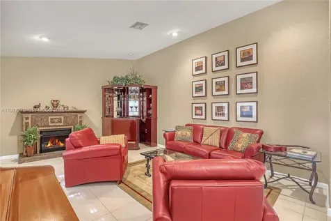 1048 NW 110th Lane Coral Springs FL 33071