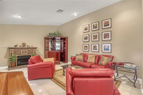 1048 NW 110th Lane Coral Springs FL 33071