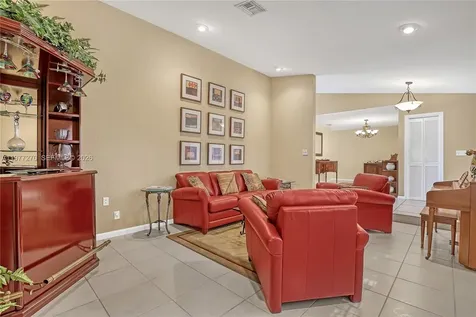 1048 NW 110th Lane Coral Springs FL 33071