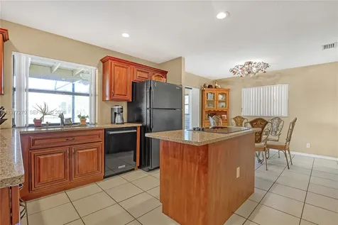 1048 NW 110th Lane Coral Springs FL 33071