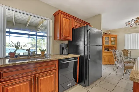 1048 NW 110th Lane Coral Springs FL 33071