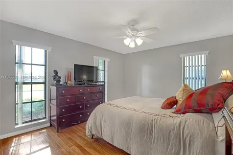 1048 NW 110th Lane Coral Springs FL 33071