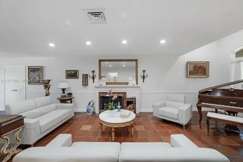 2046 NE 15th Street Fort Lauderdale FL 33304