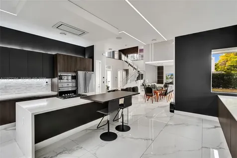 10223 NW 75th Terrace Doral FL 33178