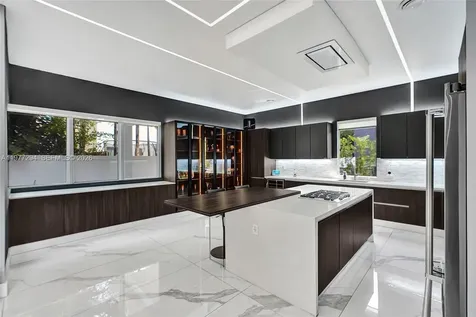 10223 NW 75th Terrace Doral FL 33178